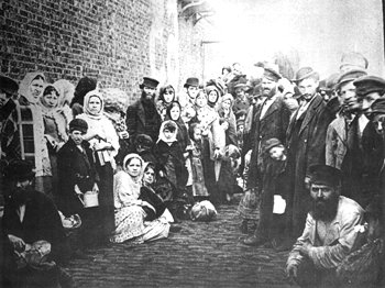 Jewish refugees at port of Liverpool, 1882